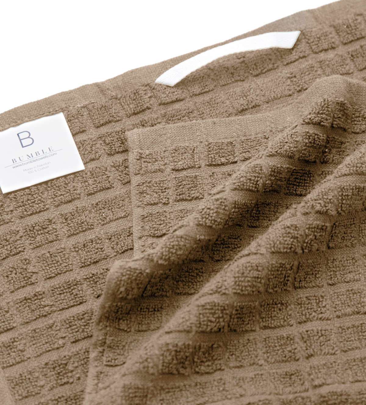 Bumble Kitchen Towels absorbency demo showing rapid liquid uptake