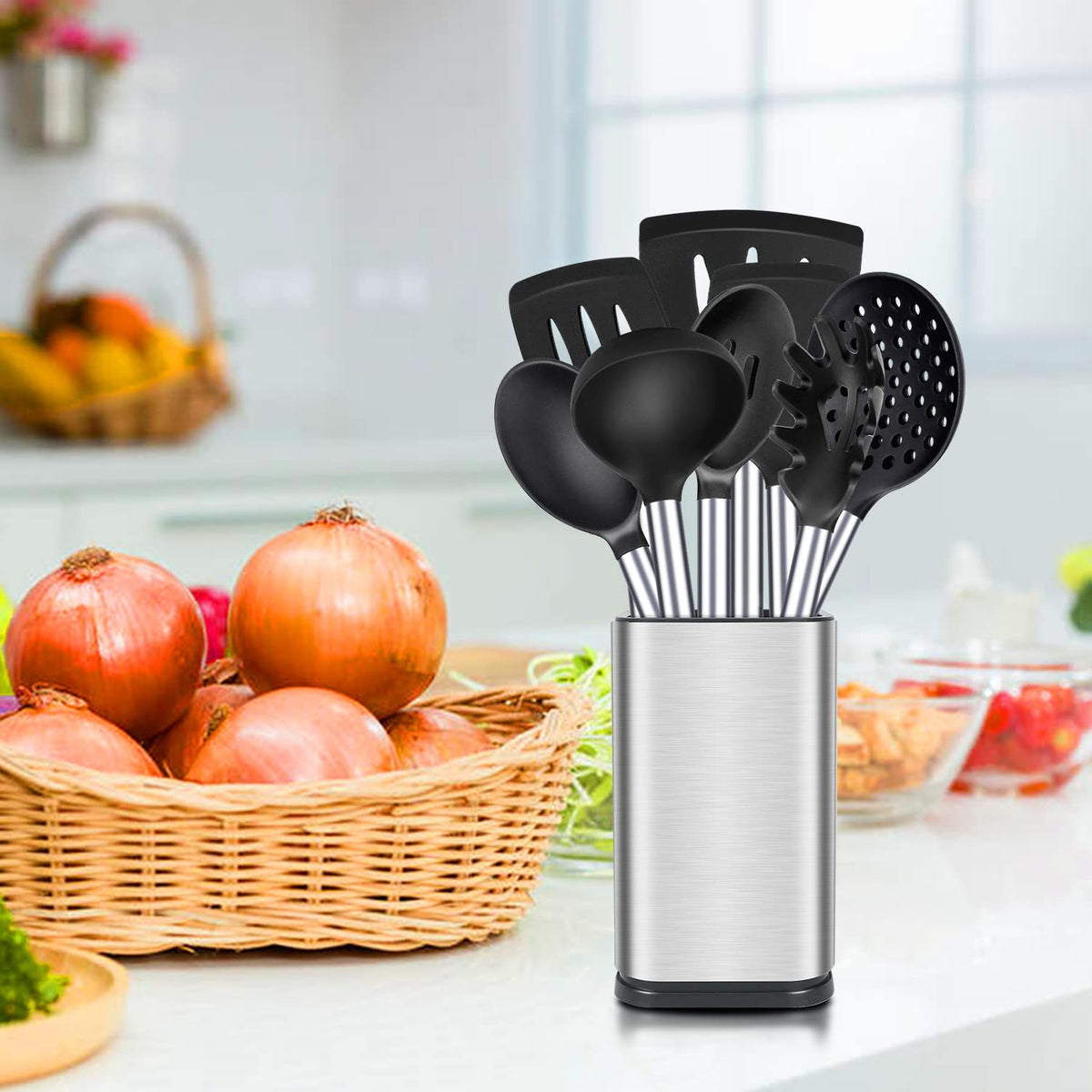 BundlePro BPA-free utensils prioritize safe food preparation.