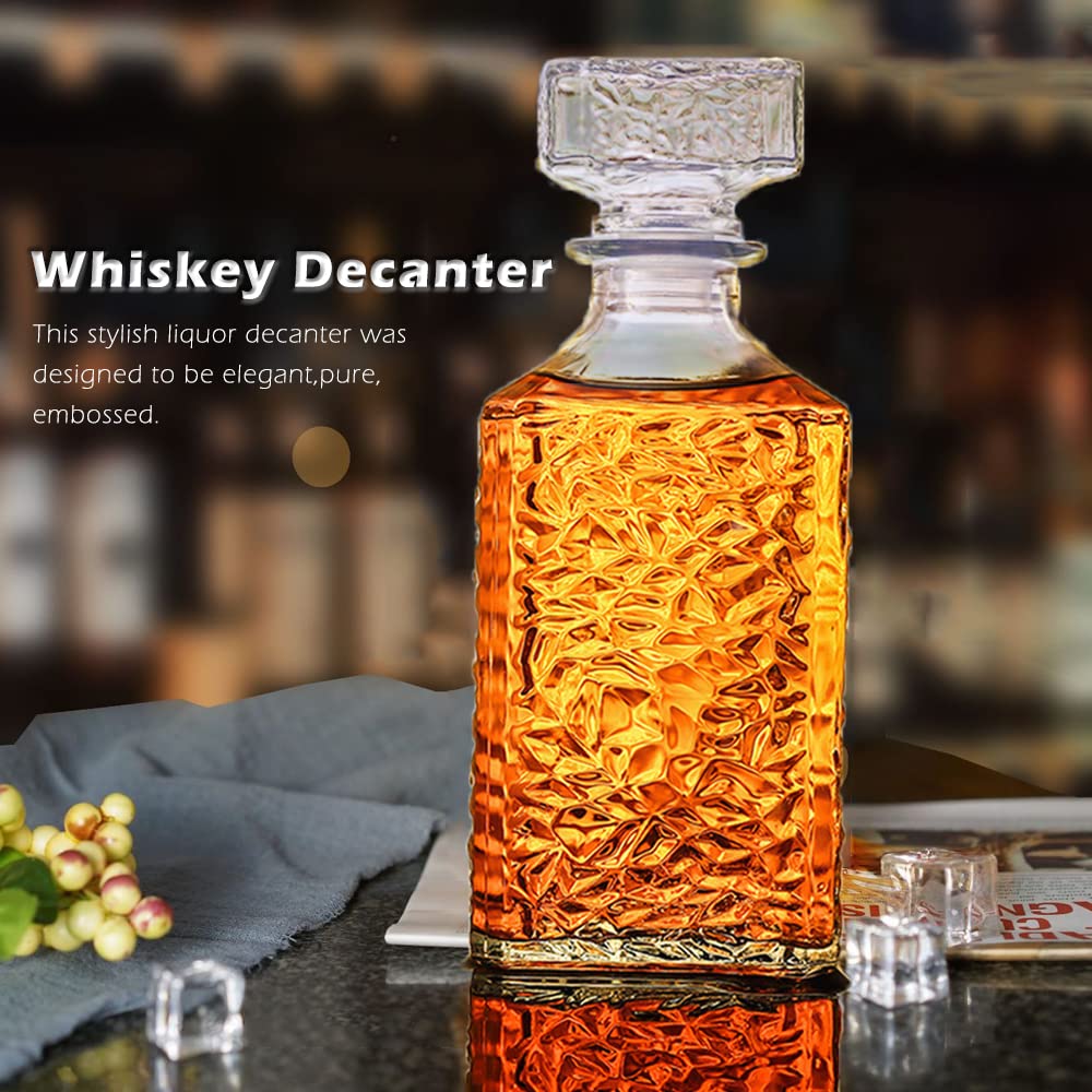 Bunhut textured surface decanter provides secure grip during pour.