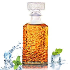 Bunhut whiskey decanter with airtight stopper preserves flavor and prevents leaks.
