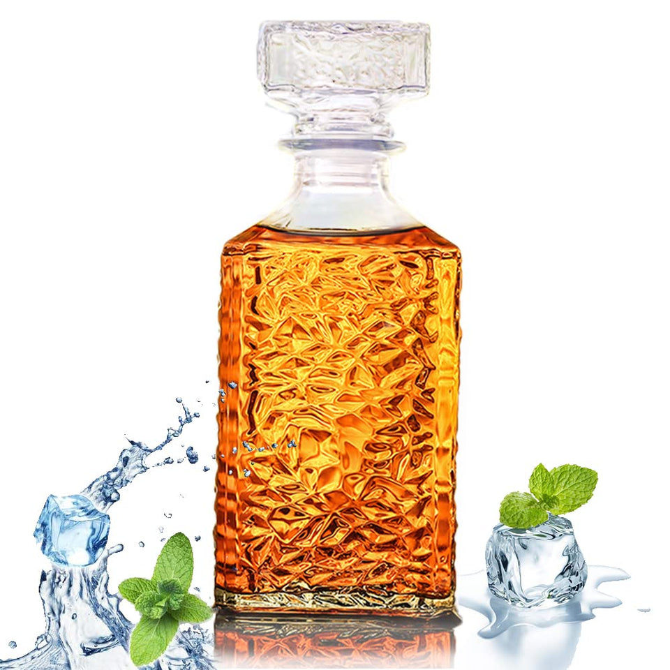 Bunhut whiskey decanter with airtight stopper preserves flavor and prevents leaks.