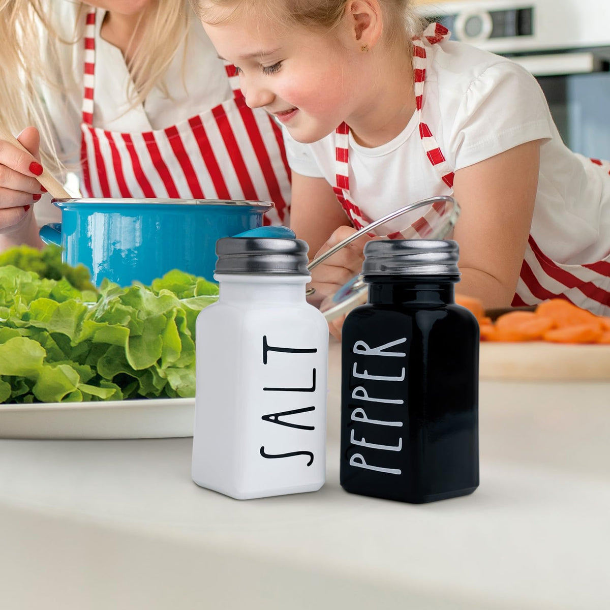 BUNOT black metal holder keeps shakers organized and reduces spills
