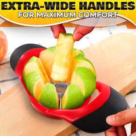 Demonstration of quick slicing with the BURIUS pineapple corer and slicer tool.
