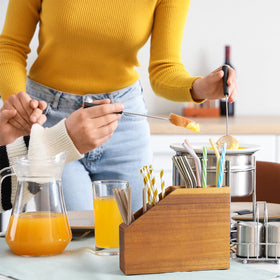 BWODYAY countertop straw dispenser saves counter space and reduces clutter