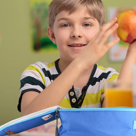 CaCTOUR lunchbox kids side pocket securely holds a water bottle.