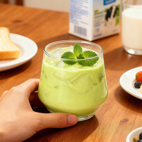 Cadamada glass with rounded rim and slim silhouette for comfortable sipping