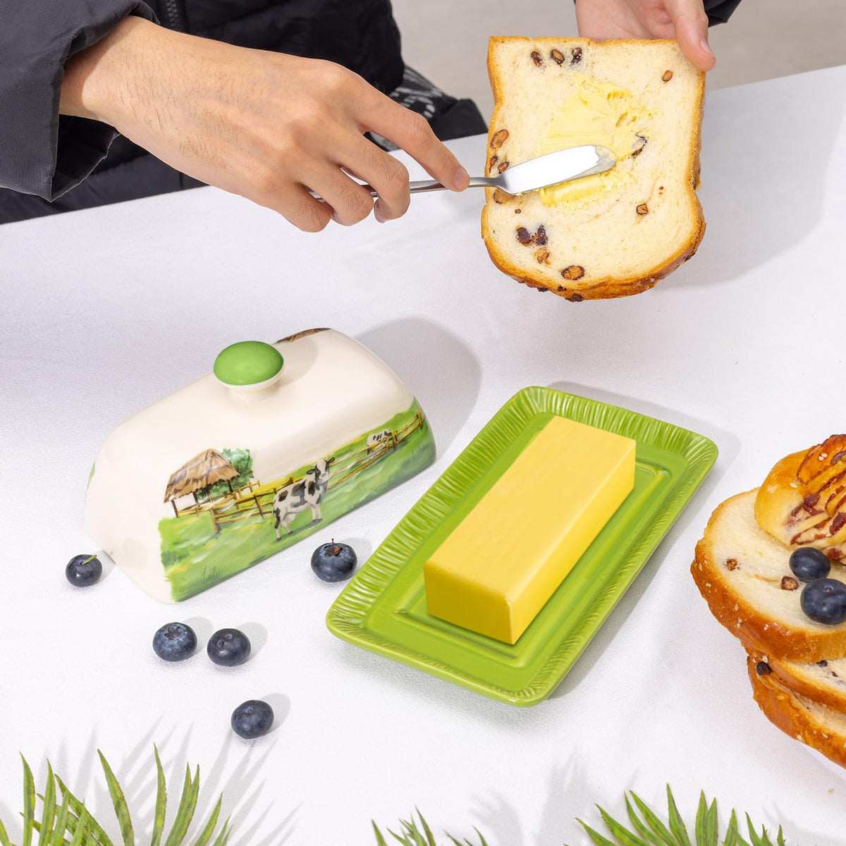 CADVJXZ dishwasher-safe butter keeper is easy to clean and maintain.