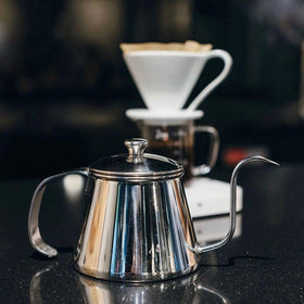 CAFEC medium-roast filter demonstrates balanced body and flavor during pour-over.