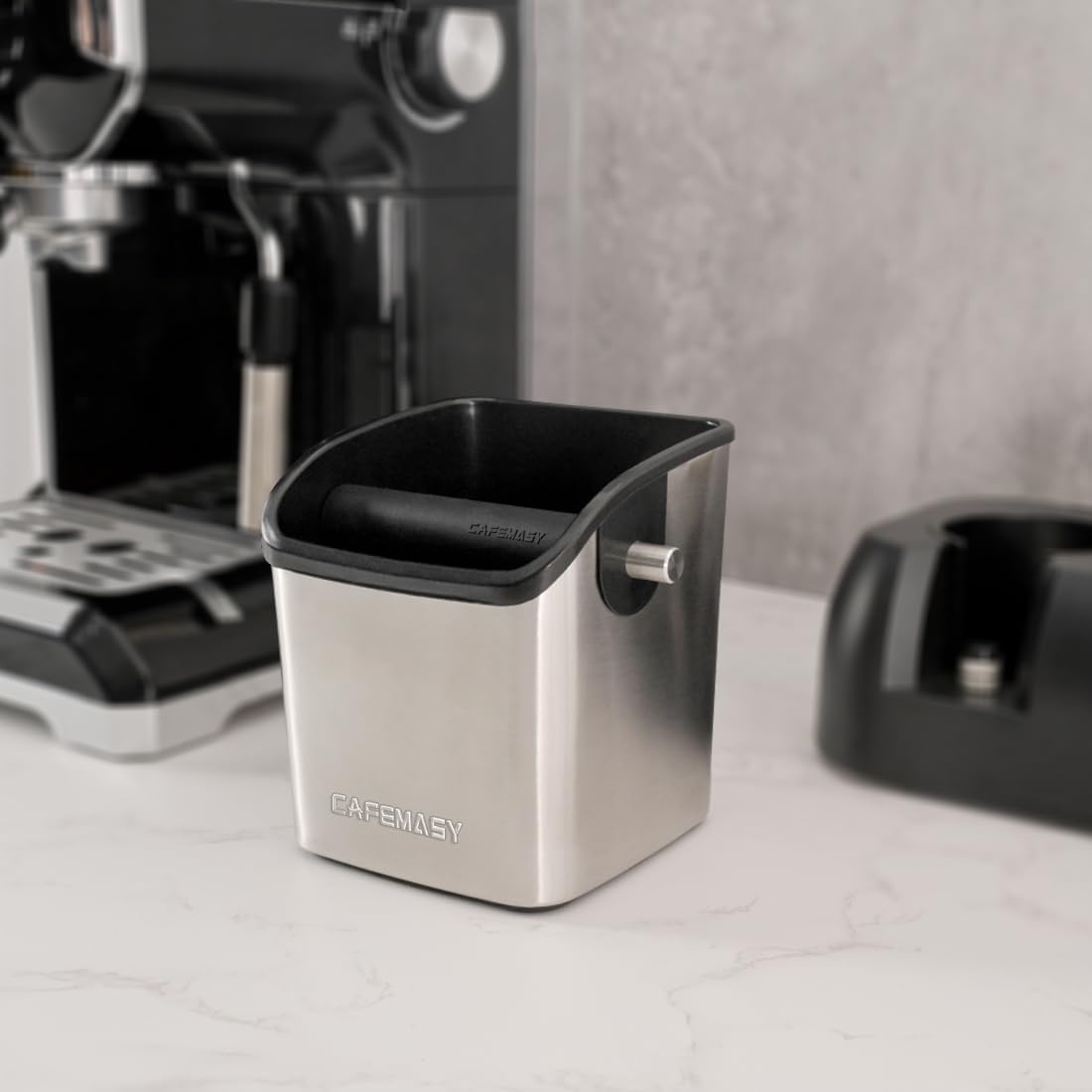 CAFEMASY detachable knock bar allows easy emptying and cleaning.