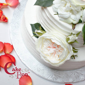 Cakebon grease-resistant edge keeps surfaces neat during setup.