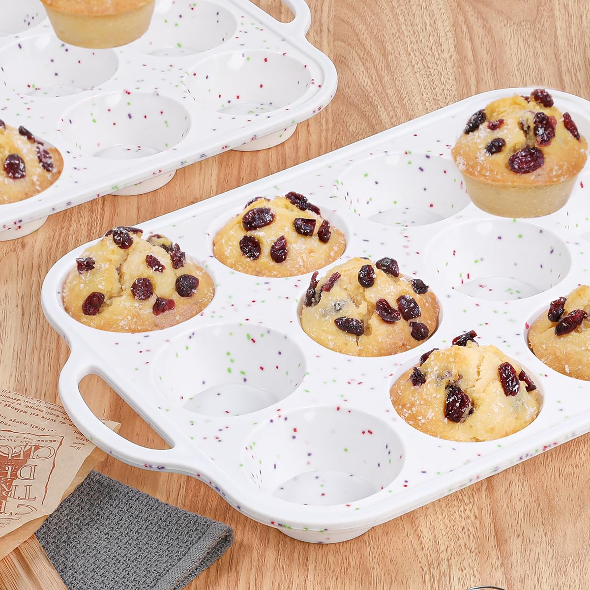 CAKETIME versatile muffin pan ideal for a variety of sweet and savory treats