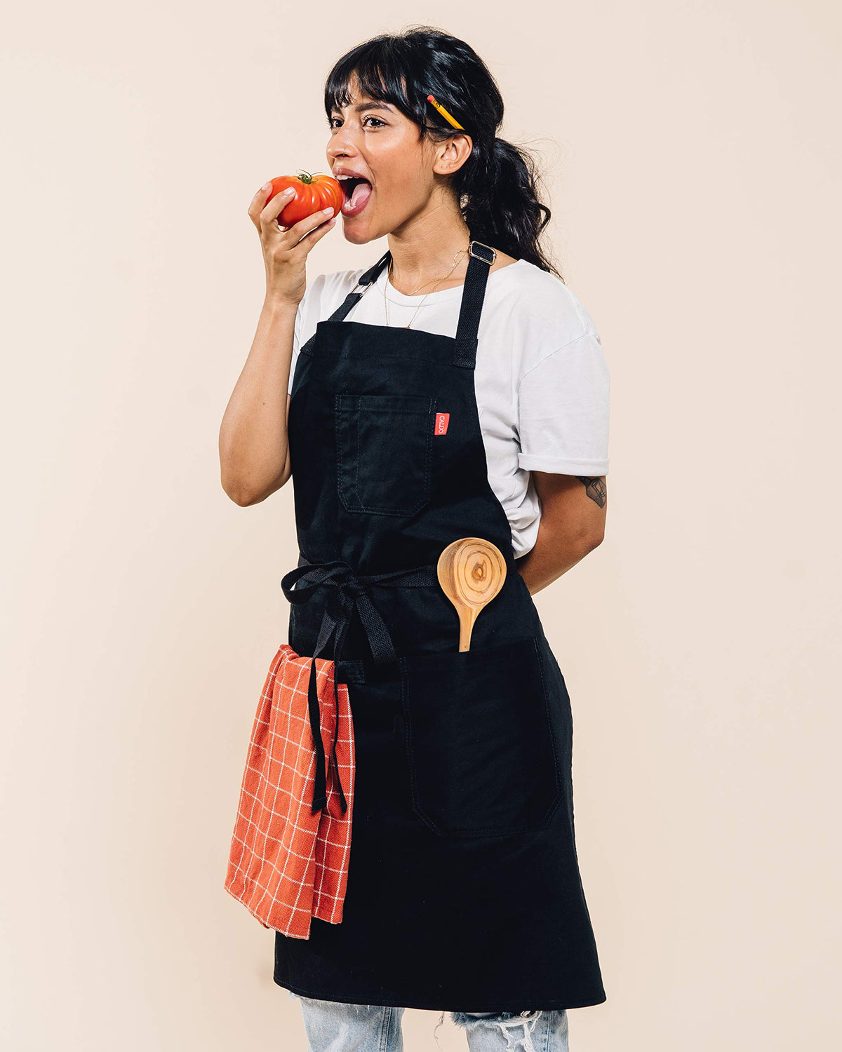 Caldo Daily apron adjustable straps fit both men and women comfortably
