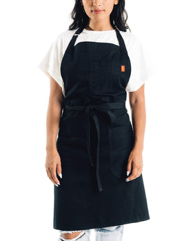 Caldo Daily apron towel loop for quick hand drying in the kitchen