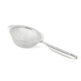 Calphalon Prime strainer ideal for draining pasta and rinsing produce