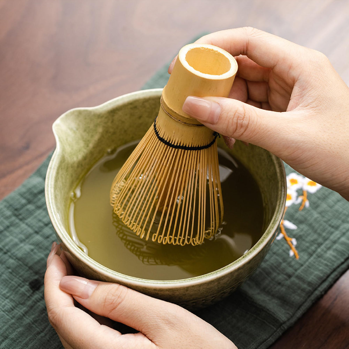 CAMATET gift-ready matcha bowl set for enthusiasts and beginners.