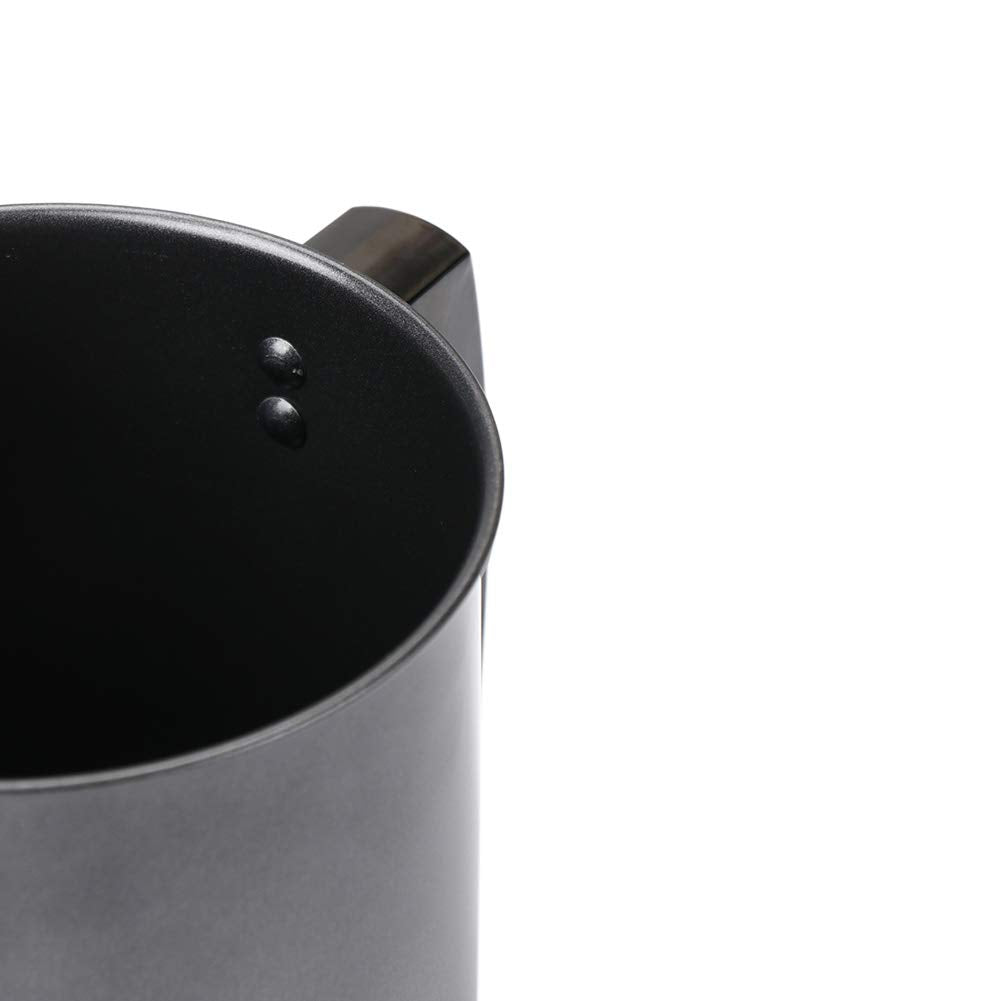 Cambom grease container keeps oils fresh for reuse with simple cleaning.