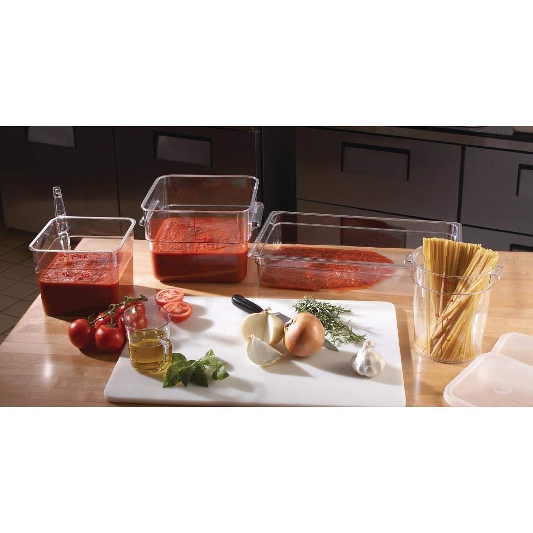 Cambro dishwasher-safe 6 qt container suitable for fridge and freezer storage