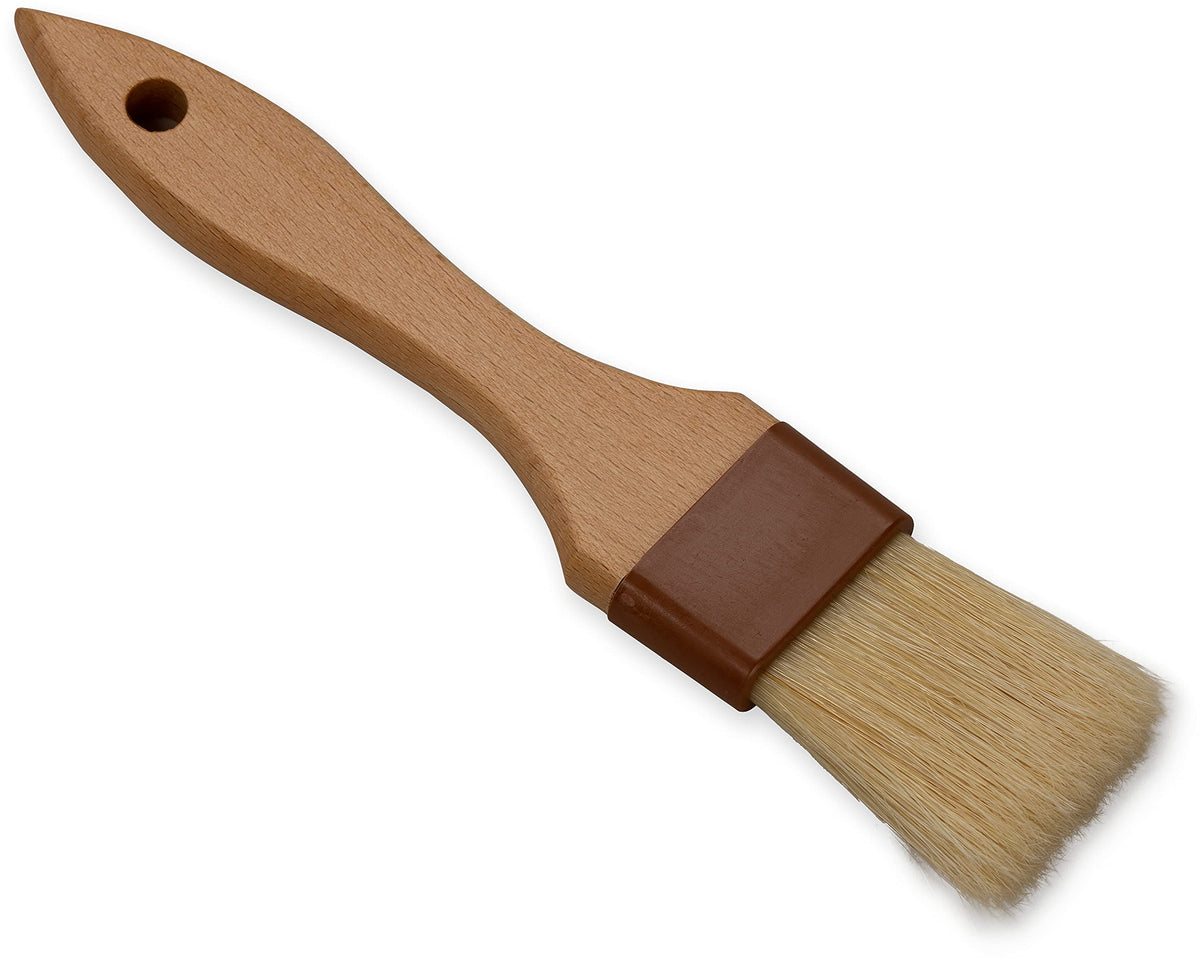 Carlisle SPARTA lacquered wooden handle provides professional grip during baking