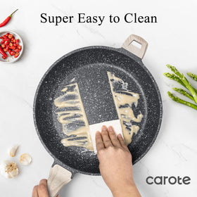 Carote 12.5-inch pan used to prepare a fluffy omelet demonstration