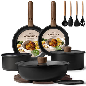 CAROTE 19-piece set with detachable handle for compact storage.