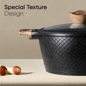 CAROTE 2.5qt stockpot with lid for soups and stocks.