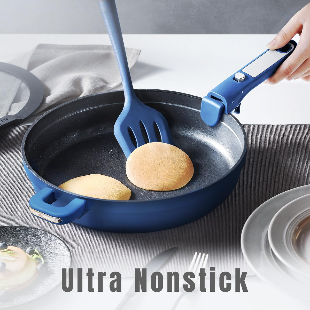 CAROTE includes lids and trivets for organized storage and versatile cooking.