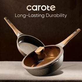 CAROTE 2.5-quart stockpot with lid ready for soups and stews.