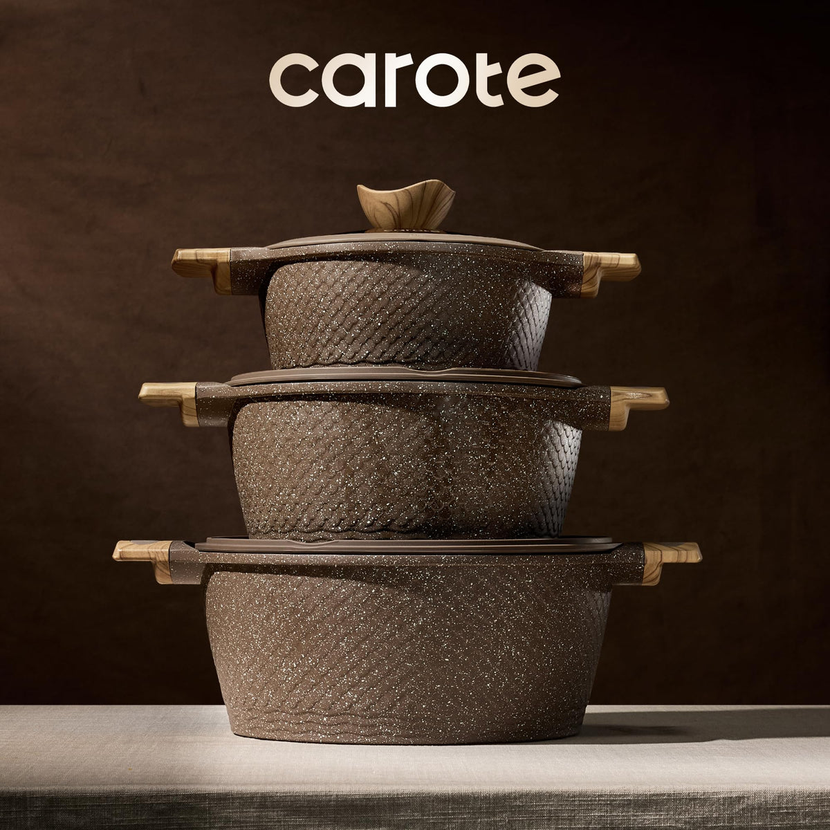 CAROTE 4.3-quart sauté pan with lid perfect for sauces and sautés.