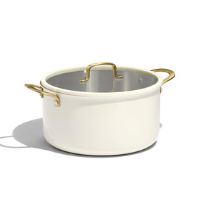 CAROTE 8QT stockpot with lid ensures even heating for rich stocks and soups.