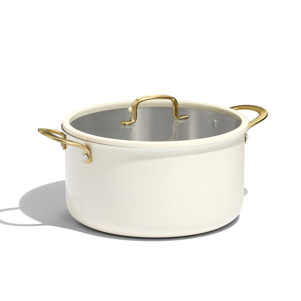 CAROTE 8QT stockpot with lid ensures even heating for rich stocks and soups.