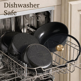CAROTE-black-gold-design-cookware blends style and function
