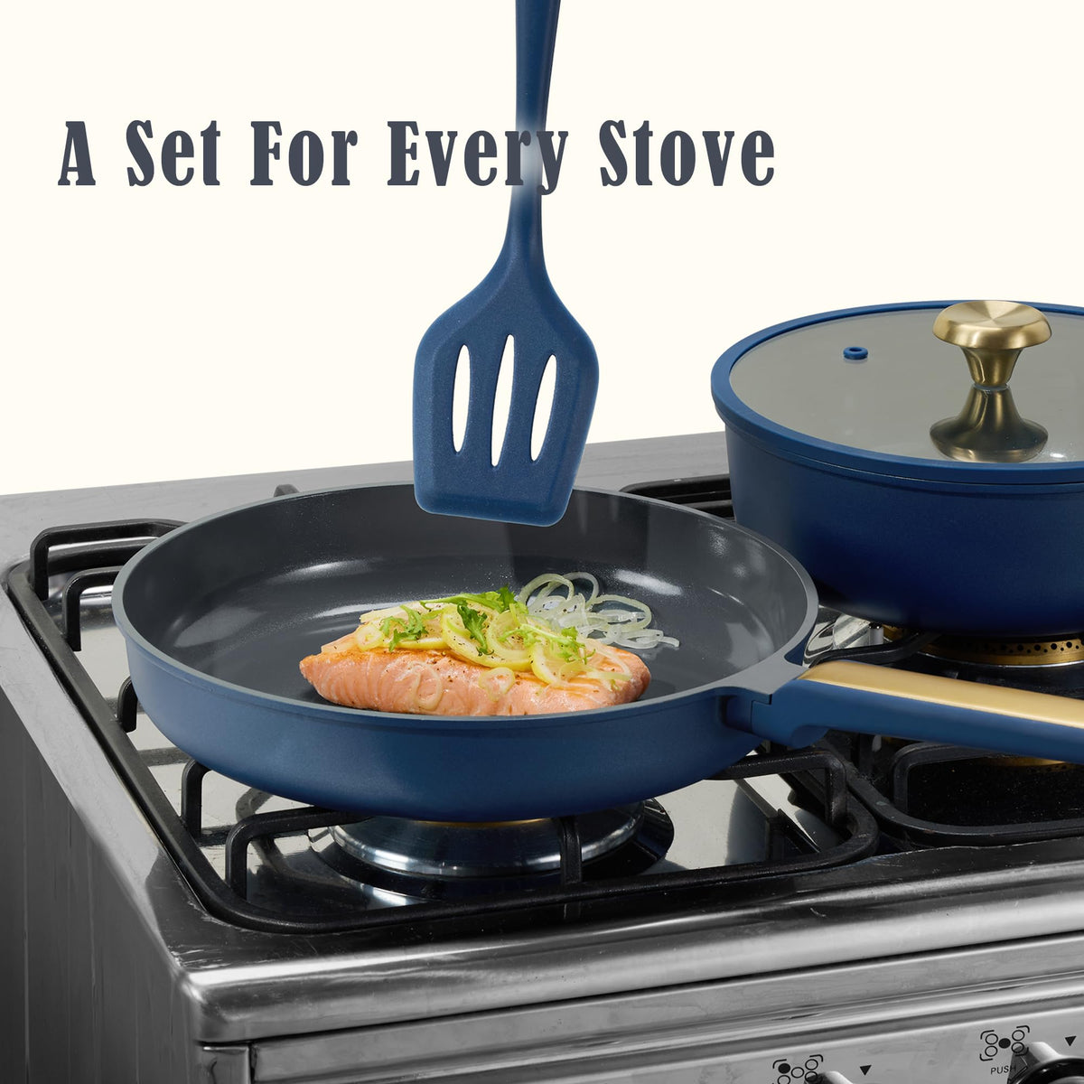 CAROTE non-stick coating on all pieces supports effortless cleanup after cooking.