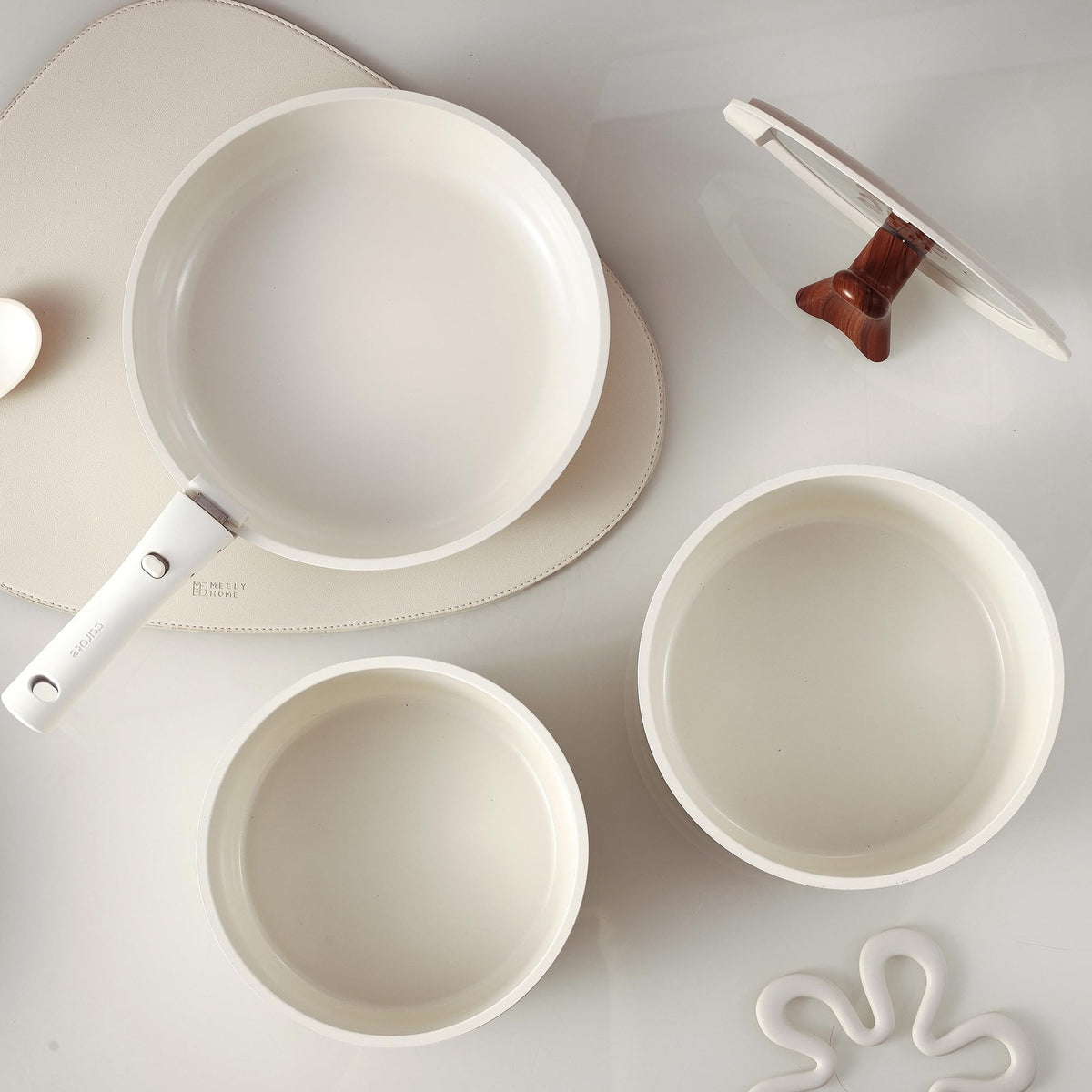 CAROTE silicone spatula helps gentle stirring with nonstick cookware.