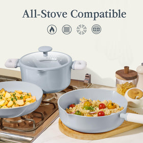 CAROTE cool-touch handles offer a safe, comfortable grip during cooking.