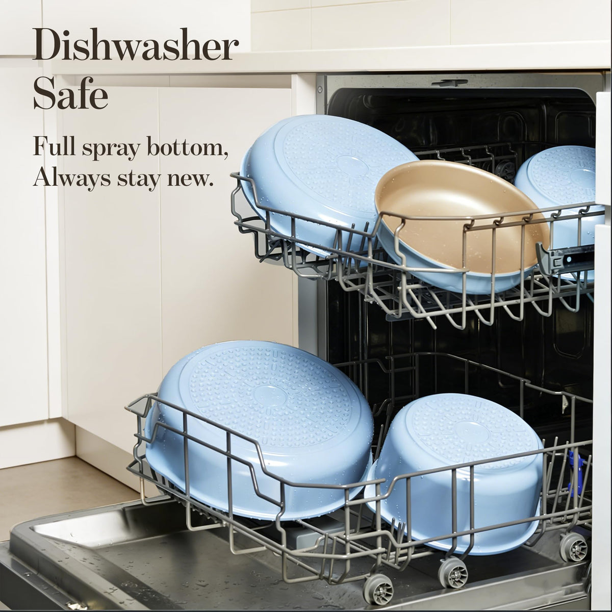 CAROTE nonstick interior enables effortless release and quick cleanup