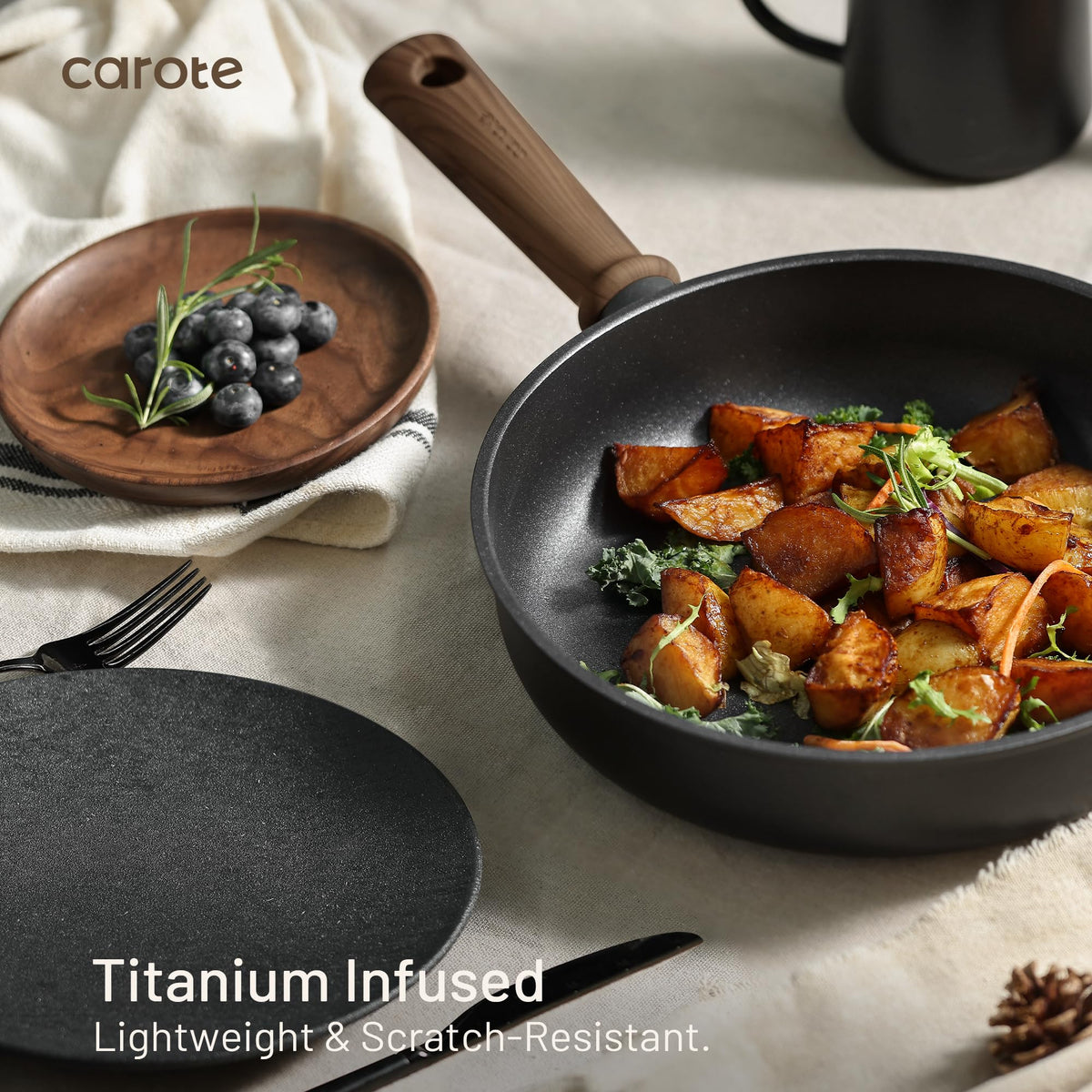 CAROTE ergonomic handles stay cool and comfortable during busy weeknight meals.