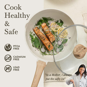 CAROTE wooden handle – ergonomic grip stays cool during cooking