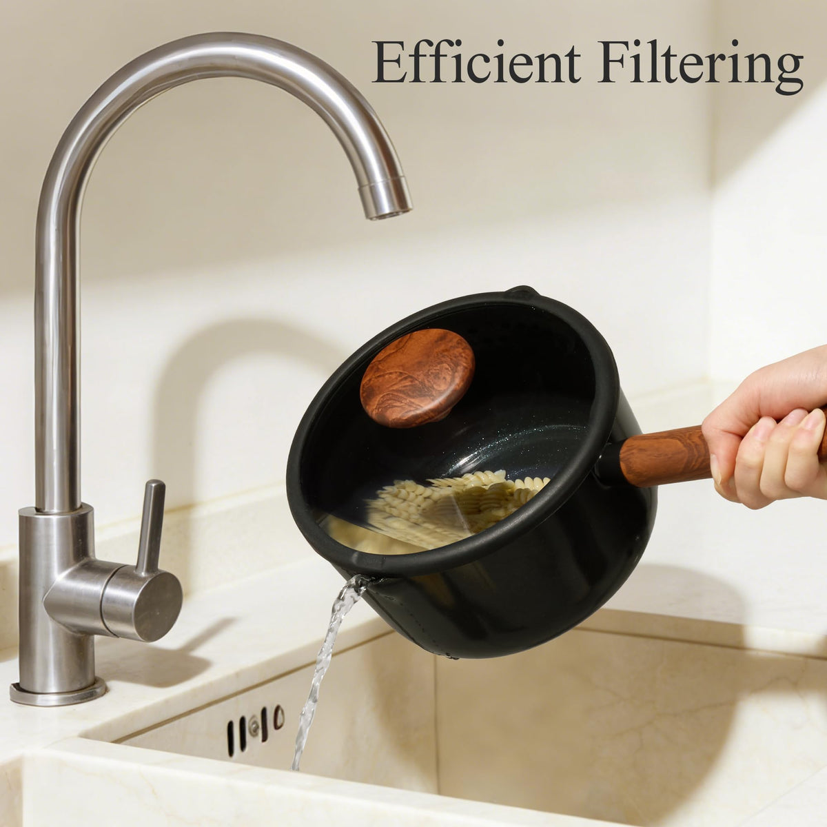 CAROTE induction-compatible saucepan base, even heating on any stove