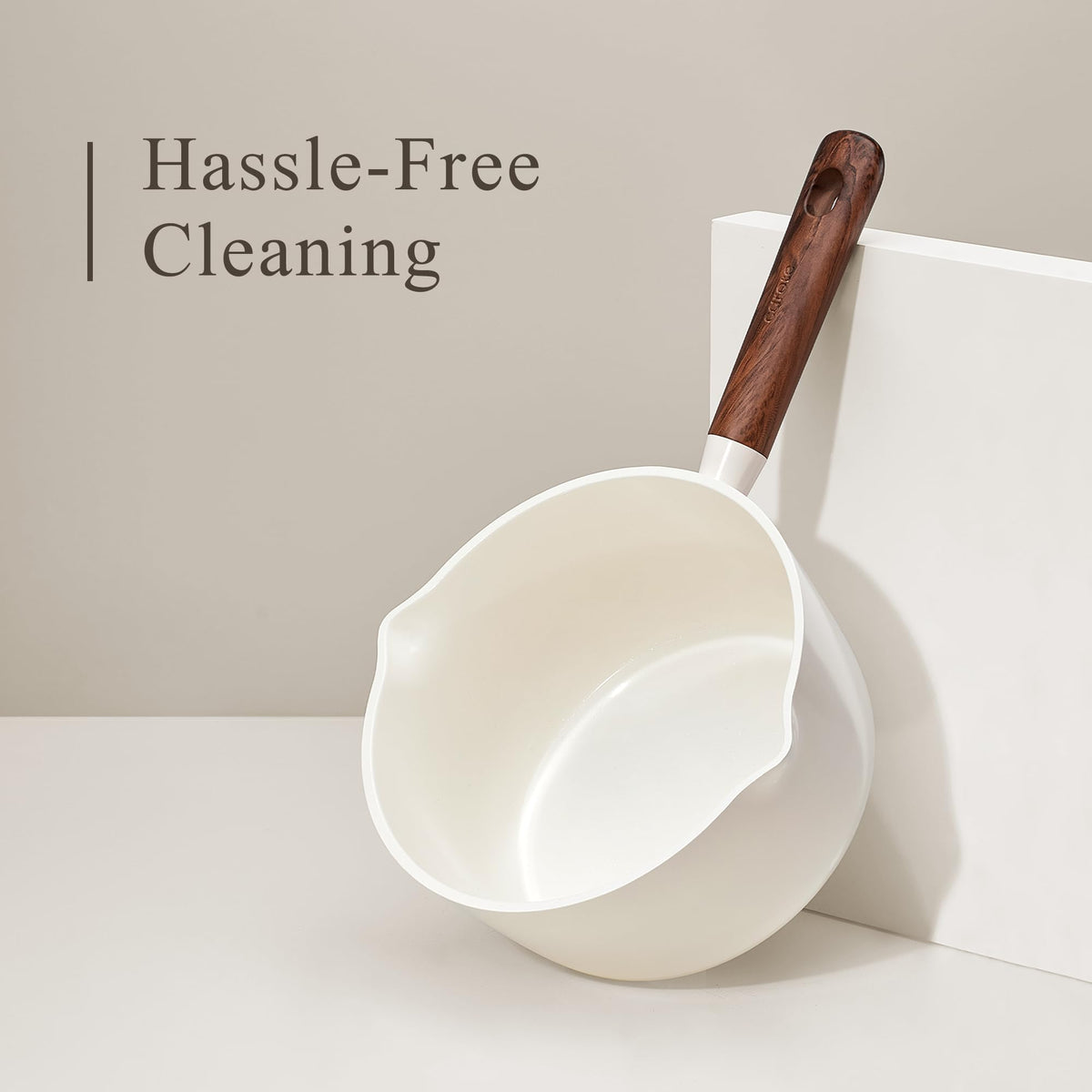 CAROTE interior ceramic coating enables easy release and quick cleaning.