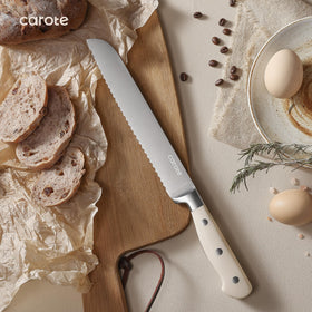 CAROTE kitchen shears for quick snips and versatile tasks.