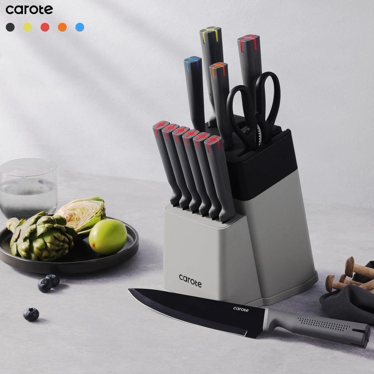 CAROTE kitchen shears for herbs and small trimming tasks.