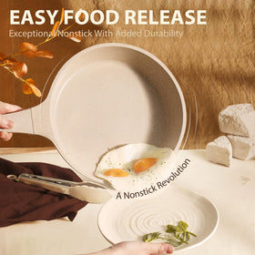 CAROTE non-stick surface ensures effortless cooking and quick cleanup.