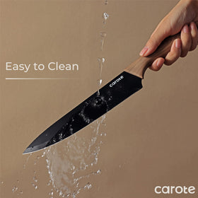 Nonstick ceramic coating resists stains and makes cleaning easier.