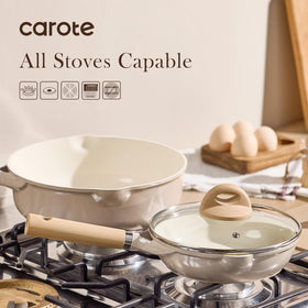 Side view of CAROTE pan featuring ergonomic handle and secure lid