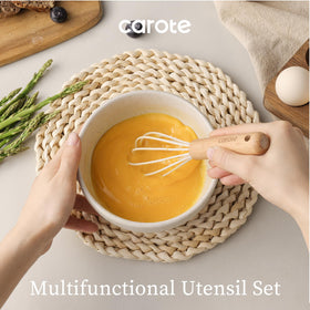 CAROTE silicone serving spoon with heat resistance and smooth edge.