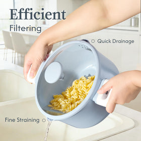 CAROTE steamer basket included for healthy vegetables and texture preservation.