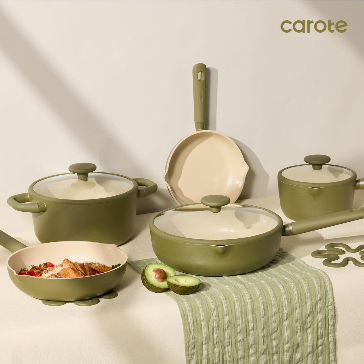 CAROTE steamer insert for gentle, even steaming in stockpots.