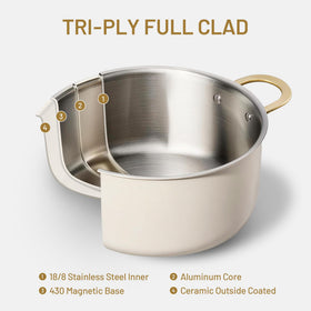 CAROTE stockpot with glass lid offers easy monitoring while cooking.