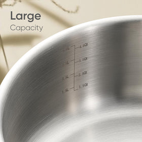 CAROTE glass lid in use sealing moisture for flavorful results