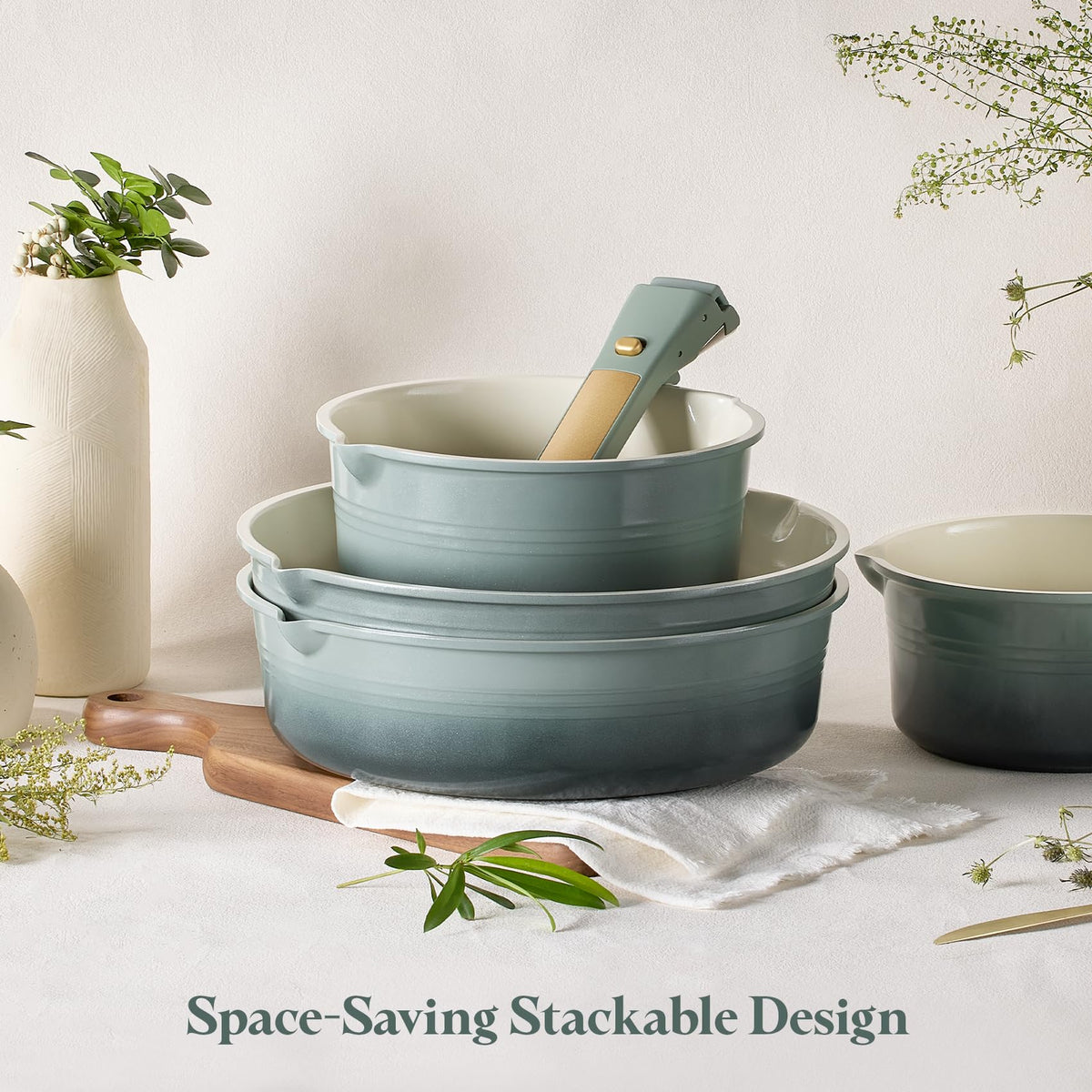 CAROTE stovetop-to-oven-ready set supports versatile cooking setups.